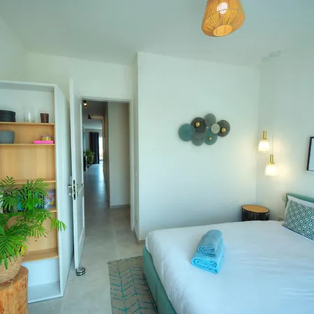 Апартаменты Beautifully Furnished 2 Bedrooms, Sun Terrace Jmat1-1
